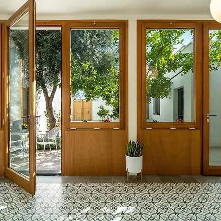 ゲストハウス Habitart 3*